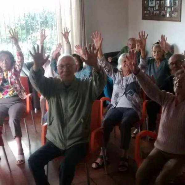 Estímulo à participação em atividades coletivas para lazer e socialização
