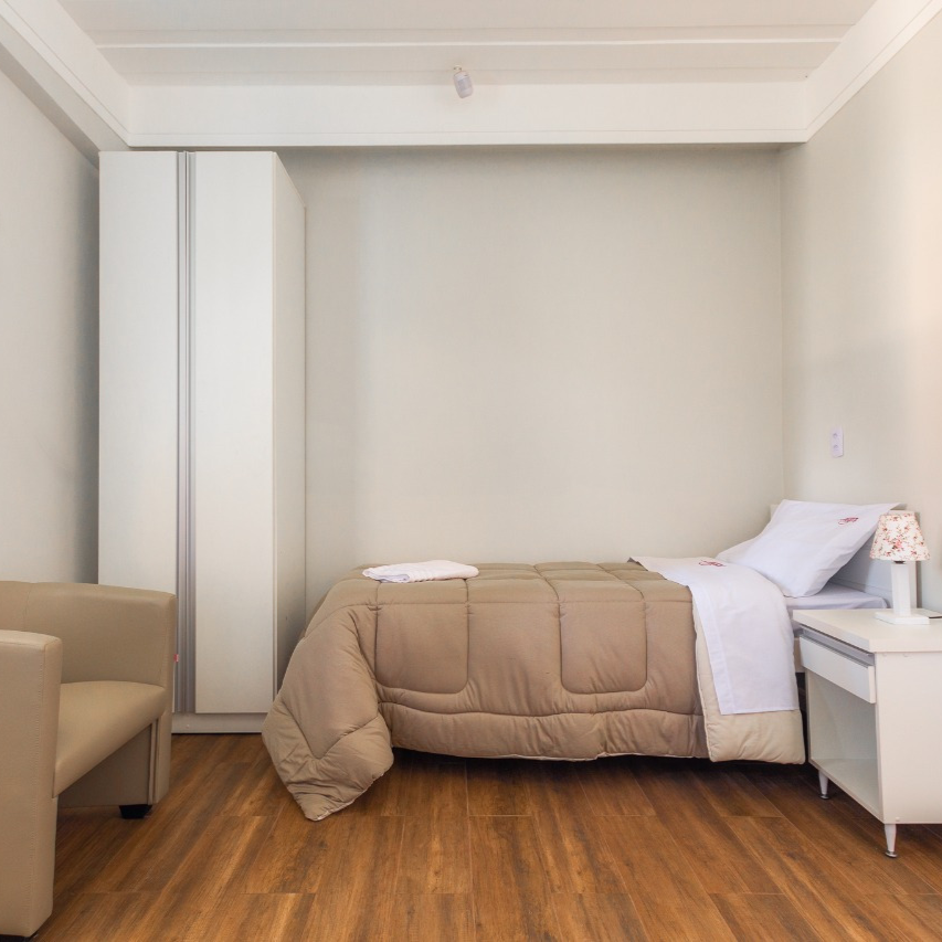 Quarto individual no Alegro Residencial Sênior – cliente da Gero360 em Campinas