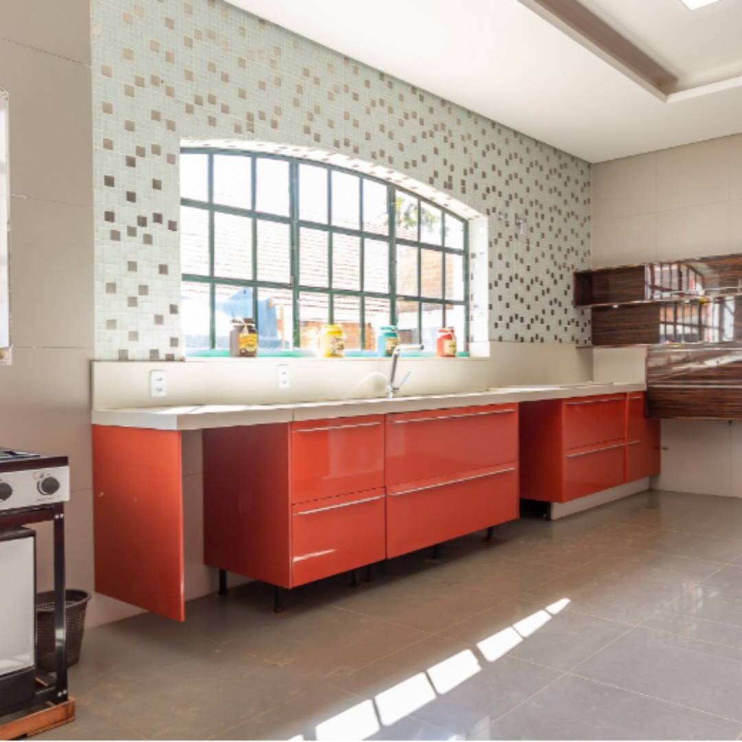 Cozinha equipada do Alegro Residencial Sênior – cliente da Gero360 em Campinas