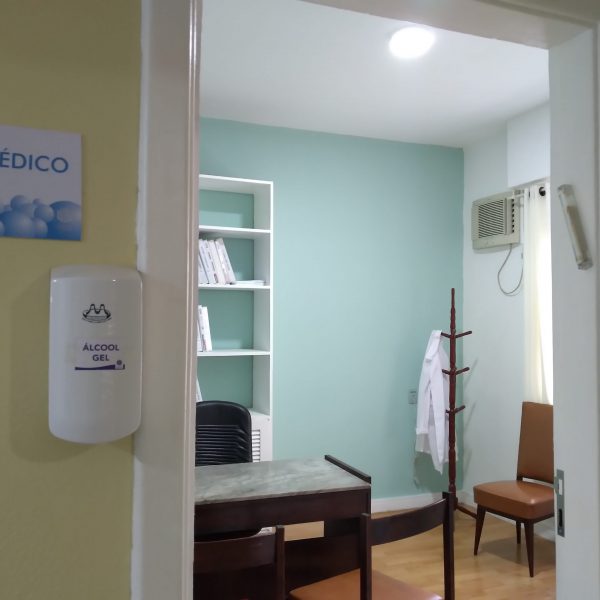 Espaço e equipe especializados para o cuidado dos residentes
